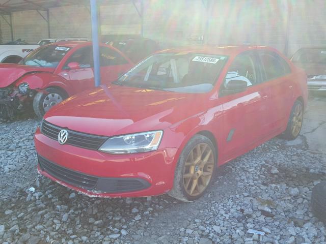 3VW2K7AJ7EM415076 - 2014 VOLKSWAGEN JETTA BASE 红色 照片 2