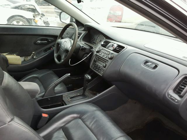 1HGCG2243YA012588 - 2000 HONDA ACCORD LX BLACK photo 5