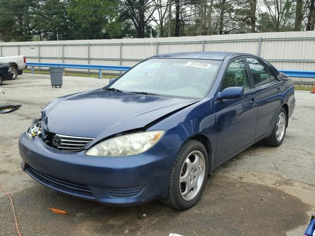 4T1BE32KX5U390837 - 2005 TOYOTA CAMRY LE BLUE photo 2