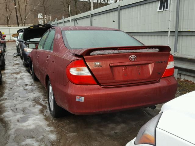 4T1BF30KX2U002470 - 2002 TOYOTA CAMRY LE RED photo 3