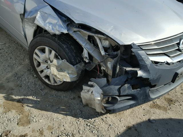 1N4AL2AP6AN425736 - 2010 NISSAN ALTIMA BAS SILVER photo 9