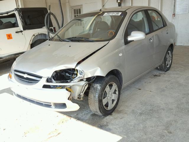 KL1TD56646B530504 - 2006 CHEVROLET AVEO BASE SILVER photo 2