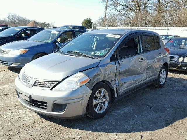 3N1BC13E87L377088 - 2007 NISSAN VERSA S GRAY photo 2