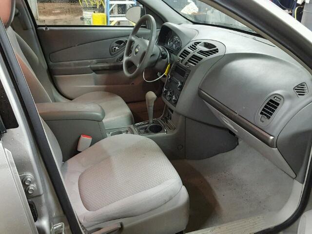 1G1ZS58N48F149270 - 2008 CHEVROLET MALIBU LS 银色 照片 5