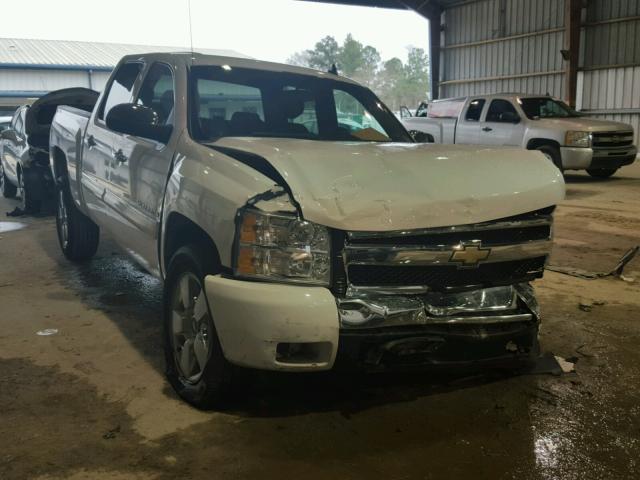 3GCPCSE09BG281210 - 2011 CHEVROLET SILVERADO WHITE photo 1