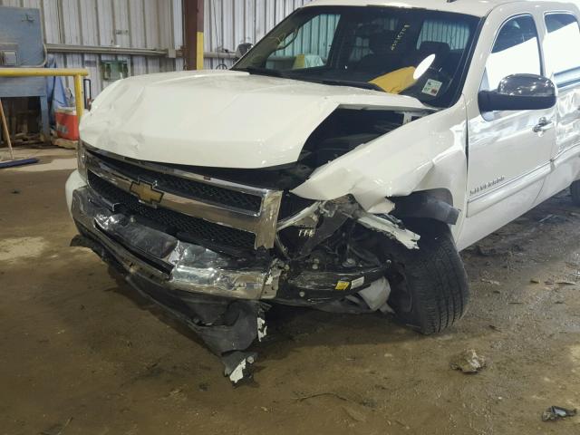 3GCPCSE09BG281210 - 2011 CHEVROLET SILVERADO WHITE photo 9