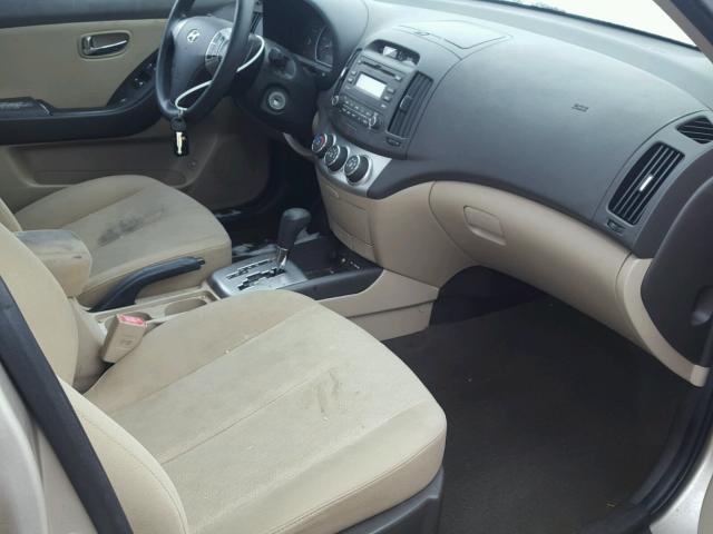 KMHDU4AD2AU931393 - 2010 HYUNDAI ELANTRA BL TAN photo 5