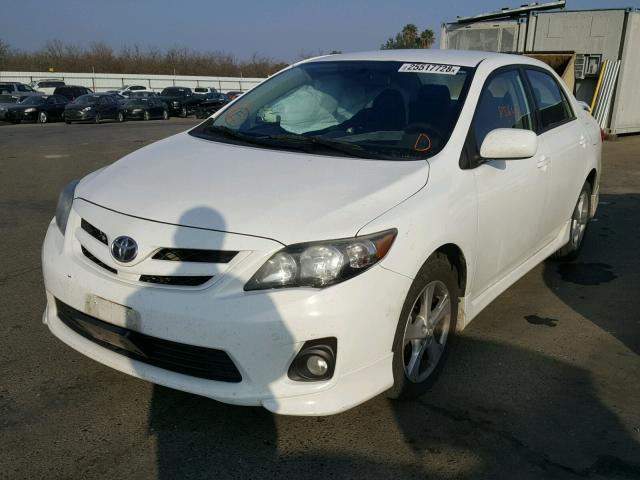 5YFBU4EE8DP167839 - 2013 TOYOTA COROLLA BA WHITE photo 2