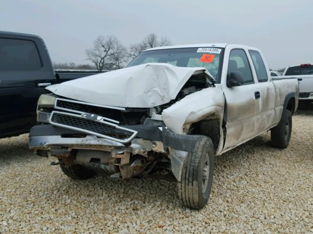 1GCHK29U95E307983 - 2005 CHEVROLET SILVERADO WHITE photo 2