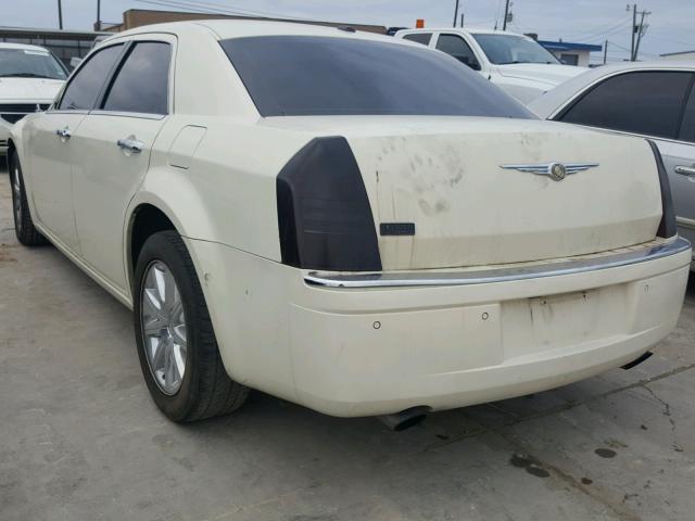 2C3LA63HX7H892833 - 2007 CHRYSLER 300C CREAM photo 3