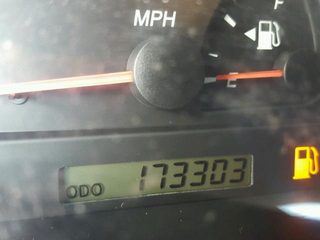 4T1BF30K42U512295 - 2002 TOYOTA CAMRY LE GRAY photo 8