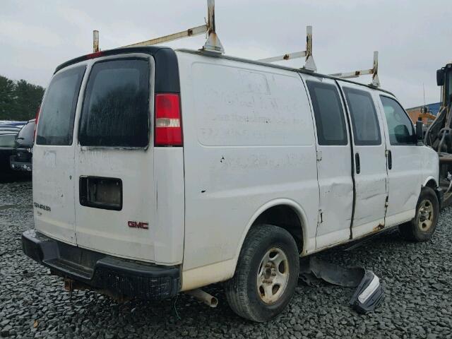 1GTFG15T261136888 - 2006 GMC SAVANA G15 WHITE photo 4