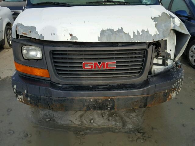 1GTFG15T261136888 - 2006 GMC SAVANA G15 WHITE photo 7