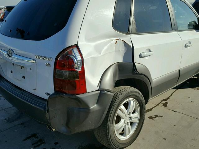 KM8JN72D26U416143 - 2006 HYUNDAI TUCSON GLS WHITE photo 9