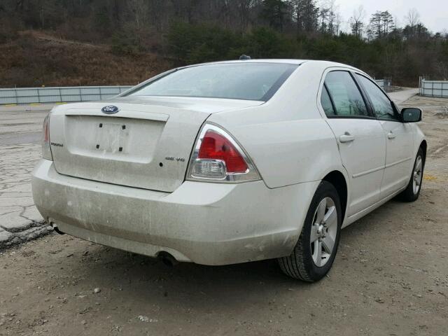 3FAHP07128R135687 - 2008 FORD FUSION SE WHITE photo 4