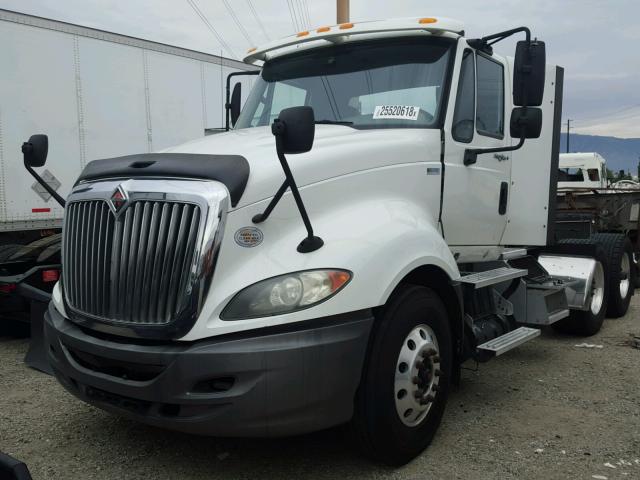 1HSDJSJR2BJ396945 - 2011 INTERNATIONAL PROSTAR أبيض صورة 2