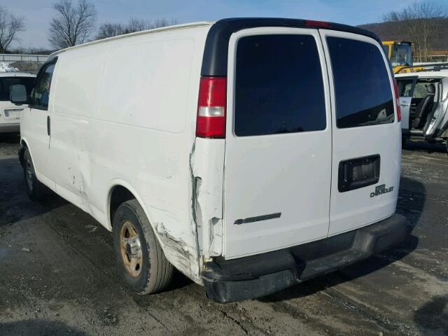 1GTEG15X031143011 - 2003 GMC SAVANA G15 WHITE photo 3