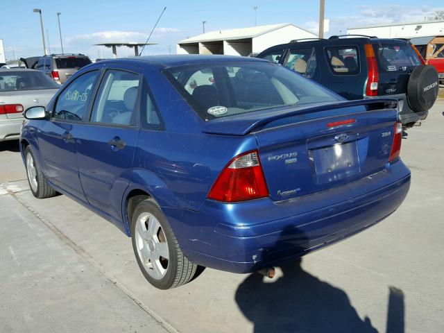 1FAFP34N85W225127 - 2005 FORD FOCUS ZX4 BLUE photo 3