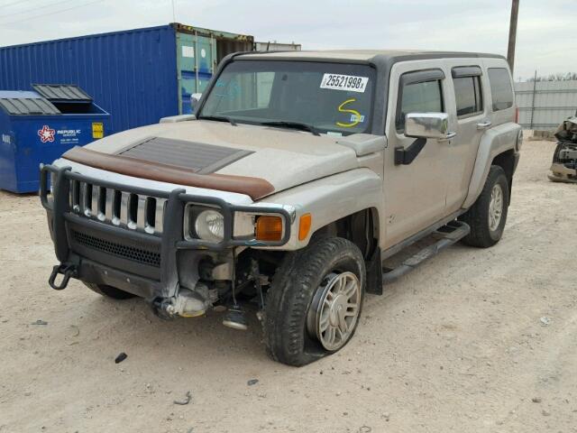 5GTDN136768322730 - 2006 HUMMER H3 SILVER photo 2