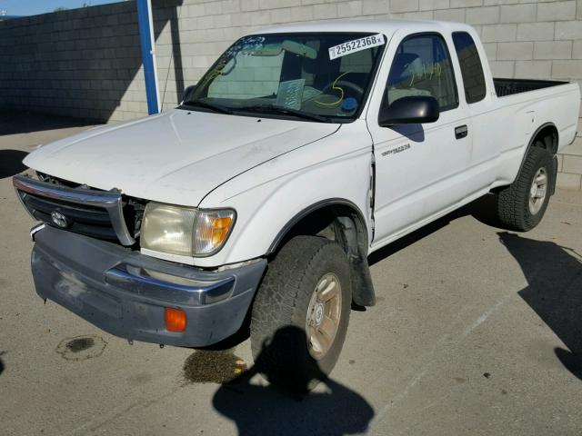 4TASM92N4YZ583234 - 2000 TOYOTA TACOMA XTR WHITE photo 2