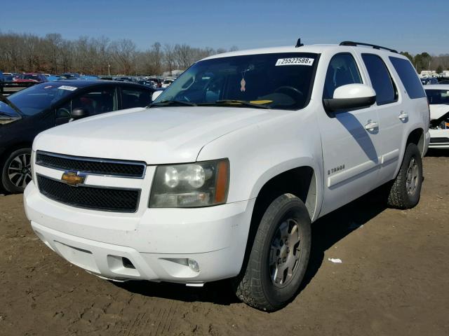 1GNFC13J17R271240 - 2007 CHEVROLET TAHOE C150 WHITE photo 2