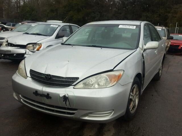 4T1BE32K02U519048 - 2002 TOYOTA CAMRY LE SILVER photo 2