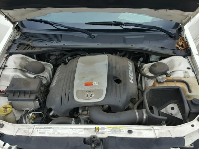 2D4GV57296H516658 - 2006 DODGE MAGNUM R/T WHITE photo 7