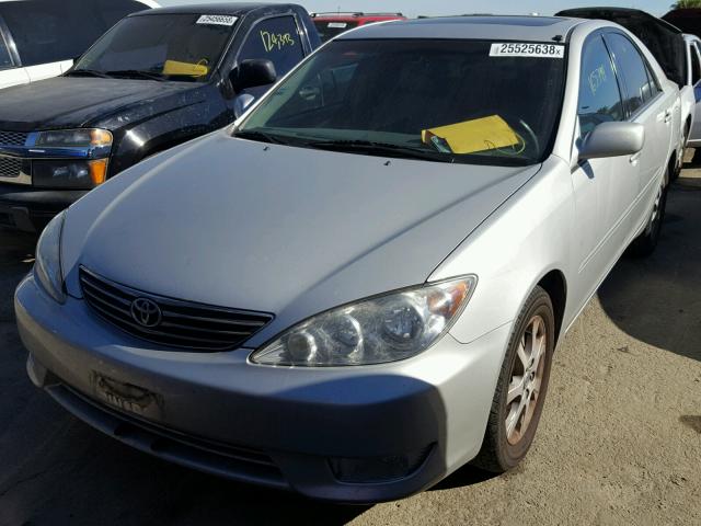 4T1BF30K65U597502 - 2005 TOYOTA CAMRY LE SILVER photo 2