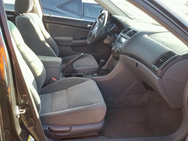 1HGCM56485A196099 - 2005 HONDA ACCORD LX GRAY photo 5