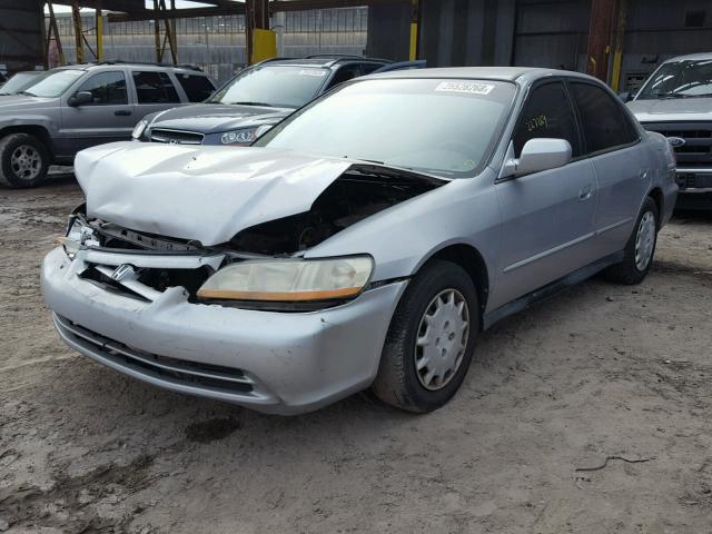 1HGCG56492A047266 - 2002 HONDA ACCORD LX SILVER photo 2