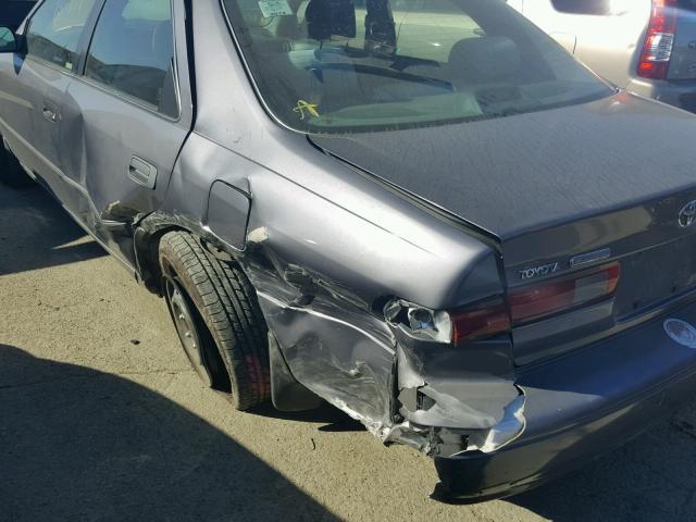 JT2BG22K2W0122360 - 1998 TOYOTA CAMRY CE GRAY photo 9