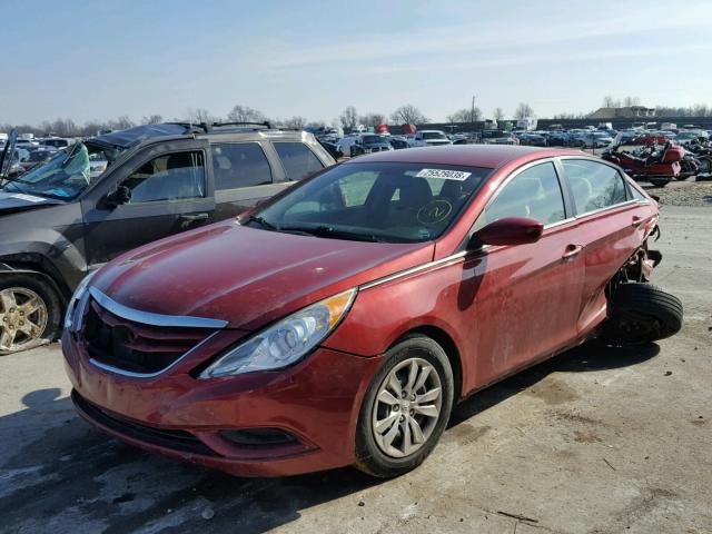 5NPEB4AC0CH462971 - 2012 HYUNDAI SONATA GLS RED photo 2