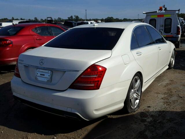 WDDNG7DB8CA419725 - 2012 MERCEDES-BENZ S 550 WHITE photo 4