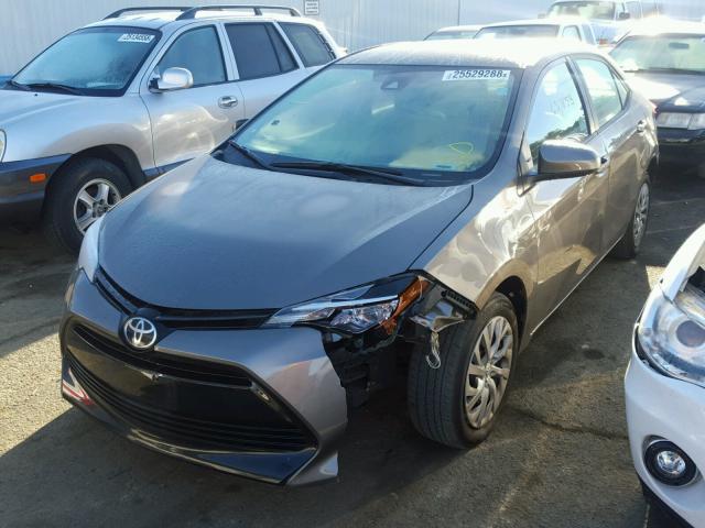 2T1BURHE5HC833893 - 2017 TOYOTA COROLLA L GRAY photo 2