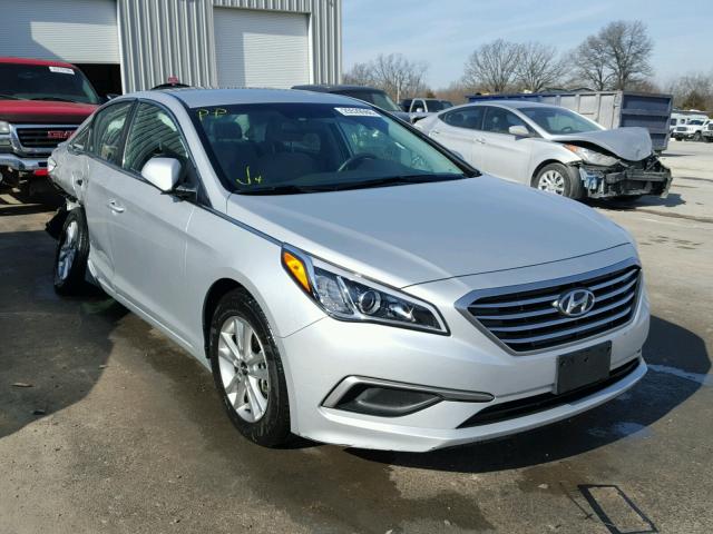 5NPE24AFXHH569463 - 2017 HYUNDAI SONATA SE SILVER photo 1