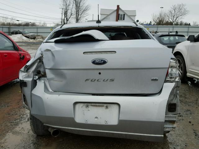 1FAHP35N38W166001 - 2008 FORD FOCUS SE SILVER photo 9