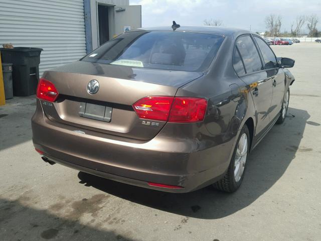 3VWDX7AJ9BM320413 - 2011 VOLKSWAGEN JETTA SE BROWN photo 4