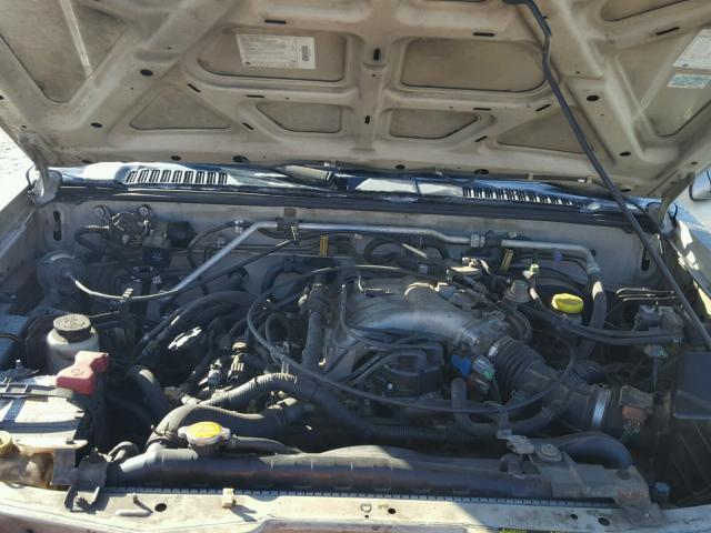 1N6ED27T7YC313205 - 2000 NISSAN FRONTIER C TAN photo 7