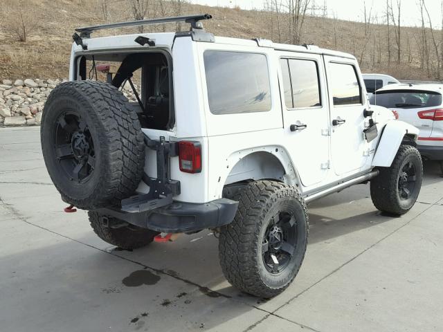 1C4HJWFG0GL143515 - 2016 JEEP WRANGLER U WHITE photo 4