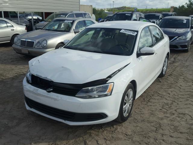 3VWDX7AJXBM056098 - 2011 VOLKSWAGEN JETTA SE WHITE photo 2