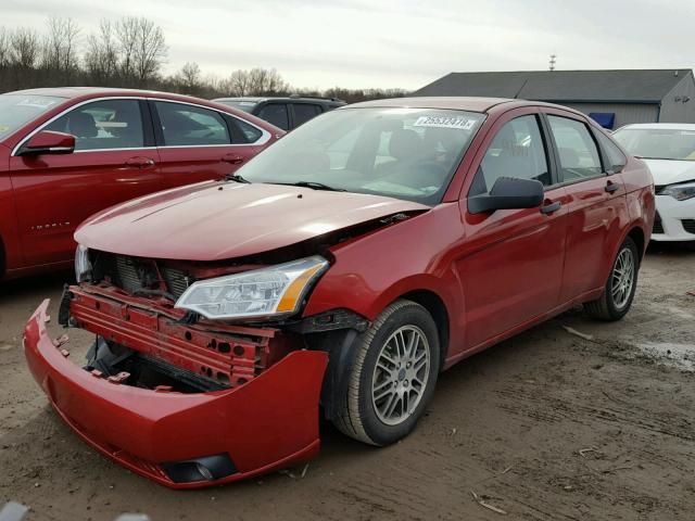 1FAHP3FN2AW188480 - 2010 FORD FOCUS SE RED photo 2