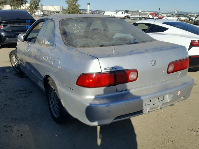 JH4DB765XYS000674 - 2000 ACURA INTEGRA LS SILVER photo 3