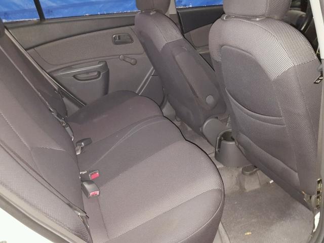 KNADE123866144589 - 2006 KIA RIO WHITE photo 6