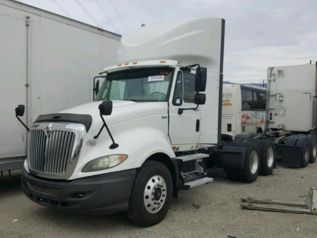 1HSDJSJR5BJ395319 - 2011 INTERNATIONAL PROSTAR أبيض صورة 2