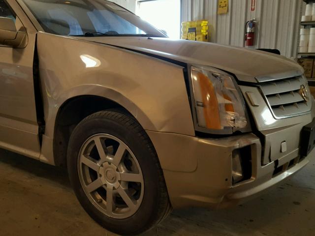 1GYEE637160119908 - 2006 CADILLAC SRX BEIGE photo 9