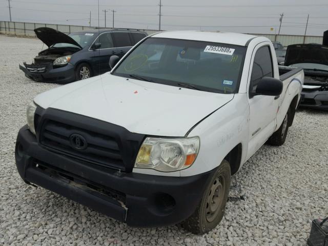 5TENX22N57Z355360 - 2007 TOYOTA TACOMA WHITE photo 2