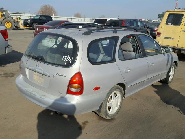 KMHJW35F9YU170312 - 2000 HYUNDAI ELANTRA GL SILVER photo 4