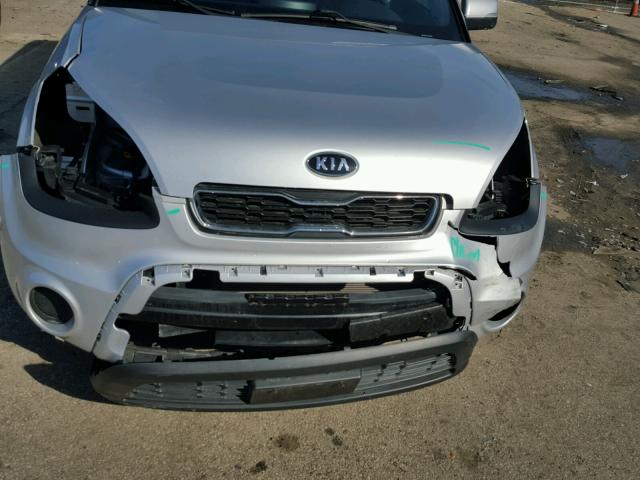 KNDJT2A60C7392807 - 2012 KIA SOUL + SILVER photo 9