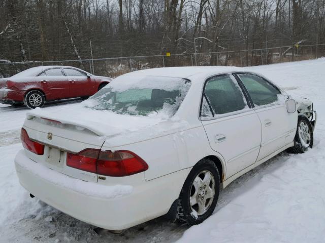 1HGCG1658WA075387 - 1998 HONDA ACCORD EX WHITE photo 4