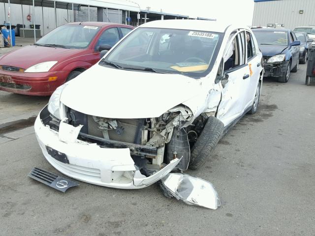 3N1CC1AP7BL385345 - 2011 NISSAN VERSA S WHITE photo 2